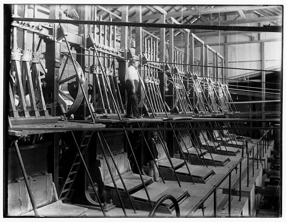 Generador y maquinaria industrial electrica